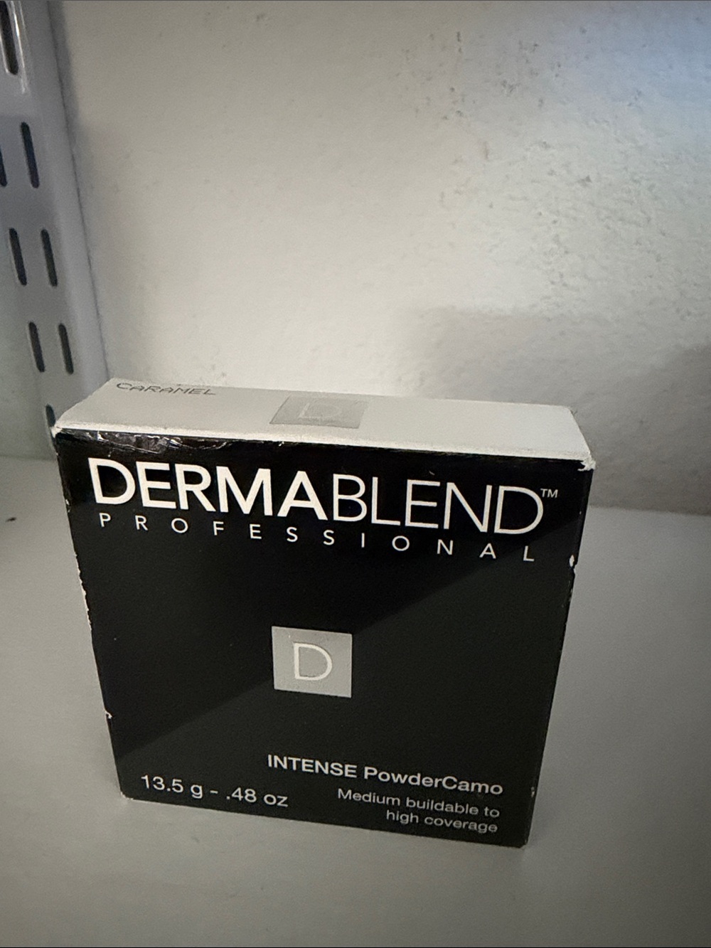 Caramel Dermablend Professional Intense PowderCamo Black Box